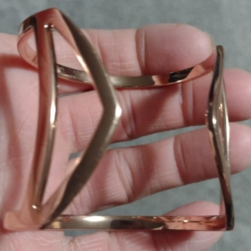 JULES SMITH OPEN WIDE ROSE-GOLD TONE CUFF FLEXIBLE BRACELET-NWOT